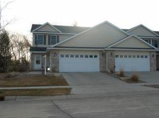 2740 Hawk Ridge Ct SE, Rochester, MN 55904