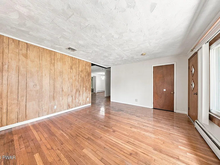 1055 Blue Ridge Ave — Photo 10