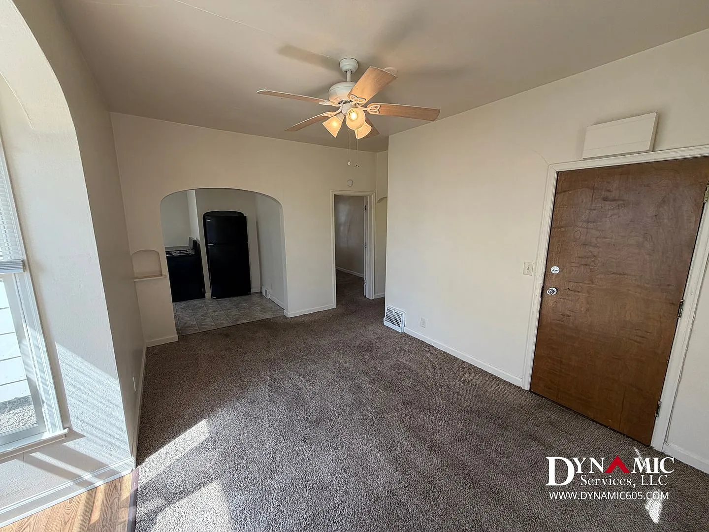 215 S Duluth Ave | Tenant Pays Electric Only! — Photo 3