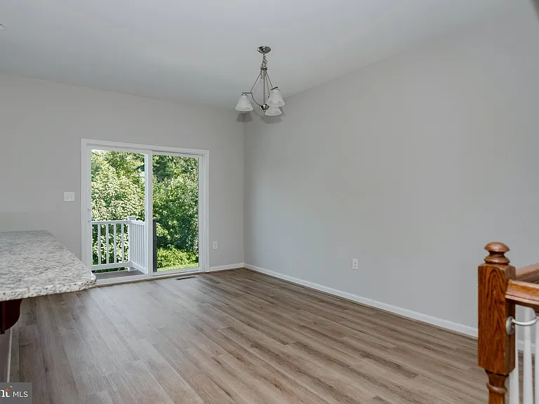 8647 Rosecrans Ln — Photo 12