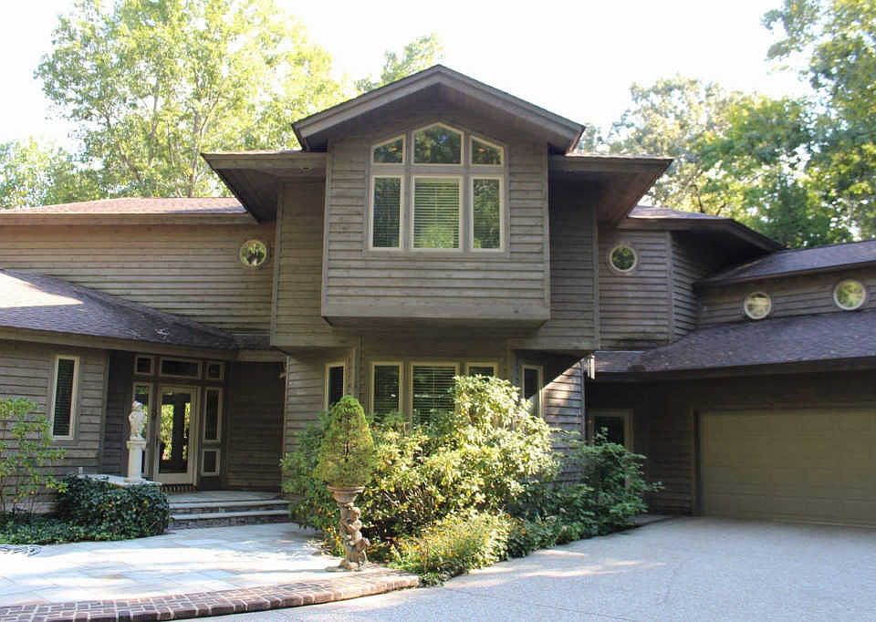 1st image of 1082 Founders Ln