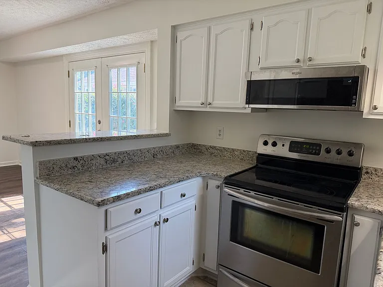 106 Meridian Ct — Photo 7