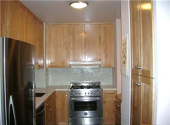 Sold by Metropolitan Res. Partners | media 23