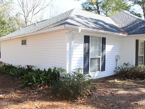 5th image of 9300 Ridgeview Cres