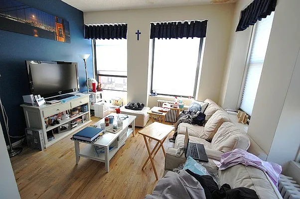 Rented by Bold New York | media 19