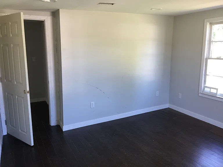 123 Memorial Dr — Photo 6