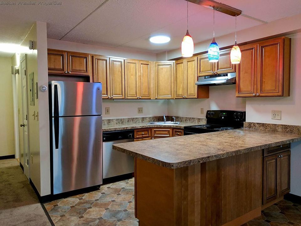 1st image of 176 Presidents Ln APT 103