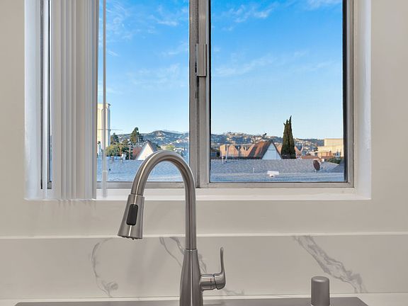 5th image of 1477 S Canfield Ave APT 304