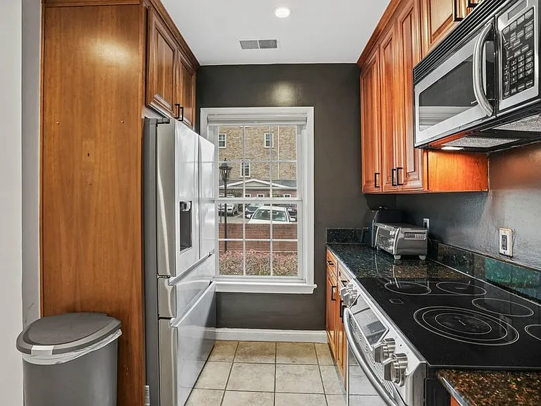 1654 Beekman Pl NW #A — Photo 17