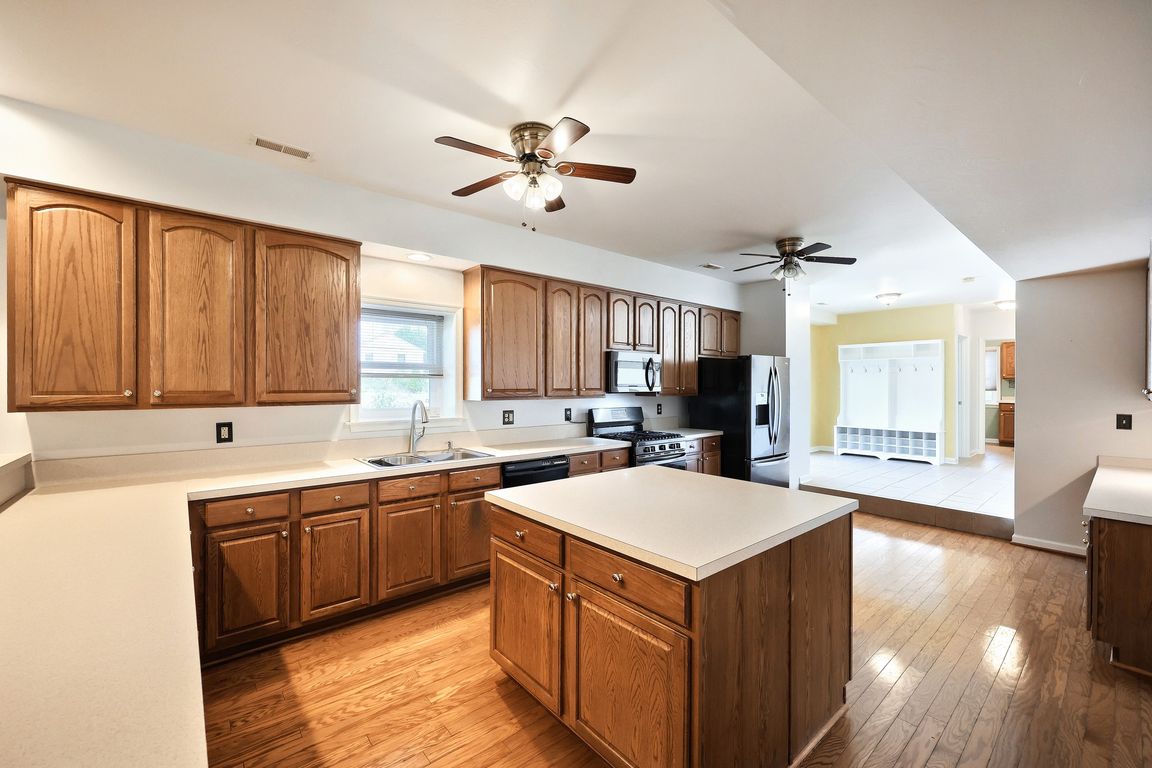 next background image