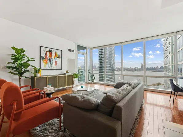 1 Shore Lane image 4 of 25