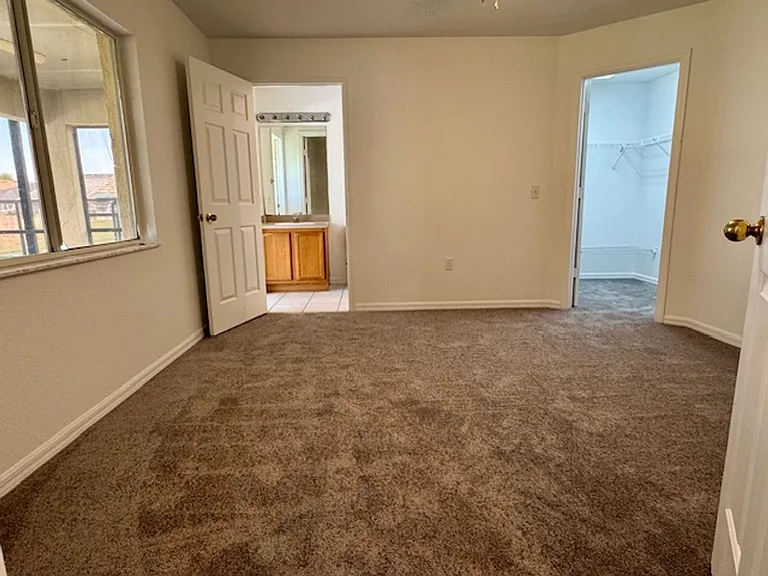 838 Hillcrest Dr — Photo 9