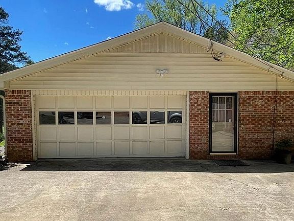 3rd image of 2120 Pine Dr