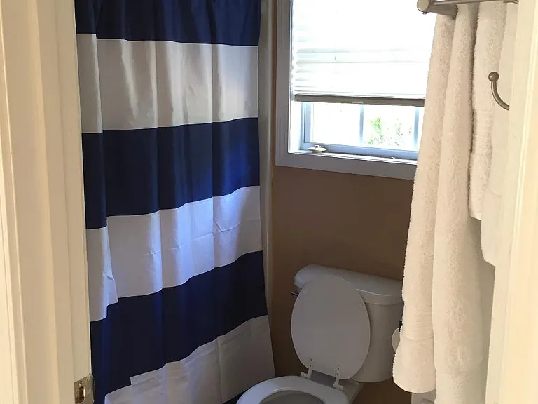 927 Lakeview Dr — Photo 14