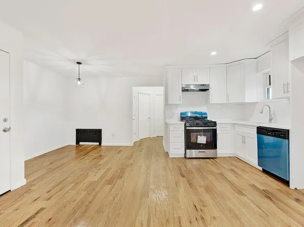1014 E 213th St, Bronx, NY 10469