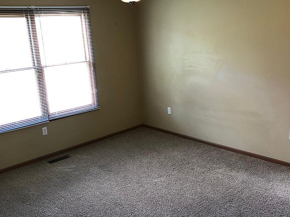 4th image of 2705 Leslie Ln