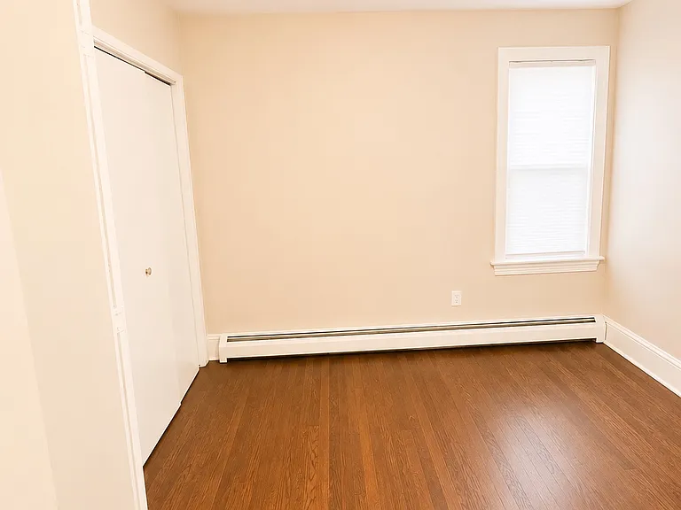 519 N Saint George St — Photo 16