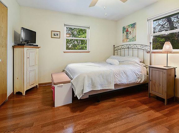 5th image of 244 Somerset Ct