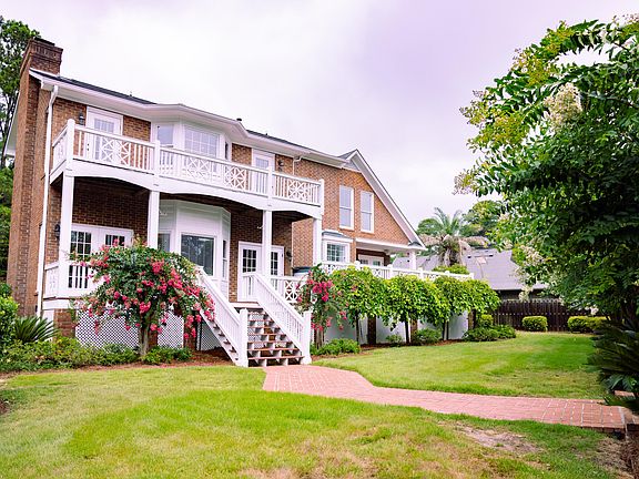 5th image of 158 Lenox Parkway