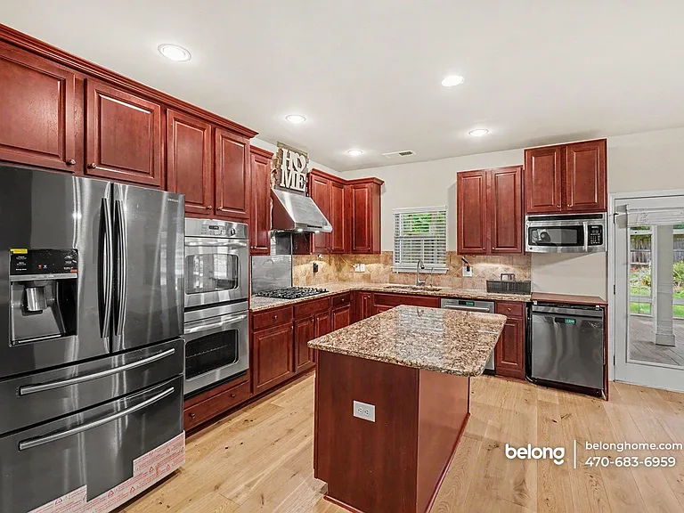 204 Manous Way — Photo 23