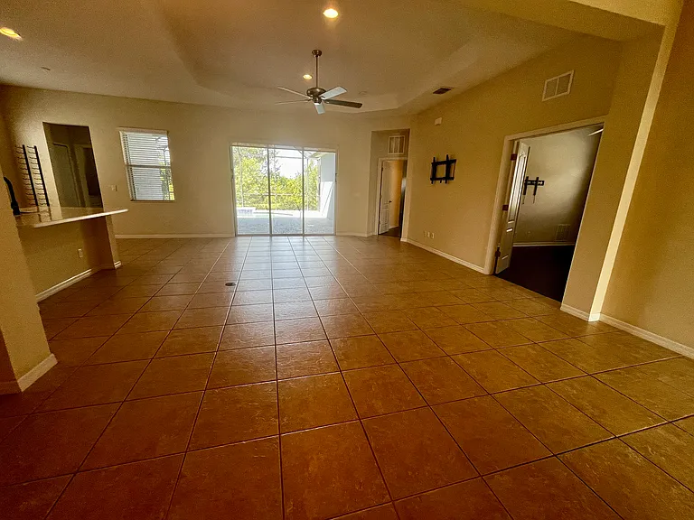 4726 Claremont Park Dr — Photo 14