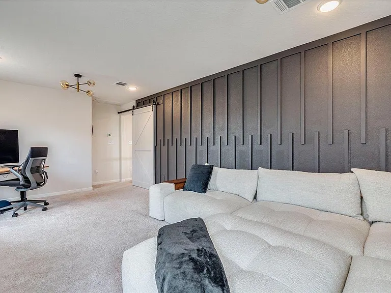 4513 Lucabella Ln — Photo 24