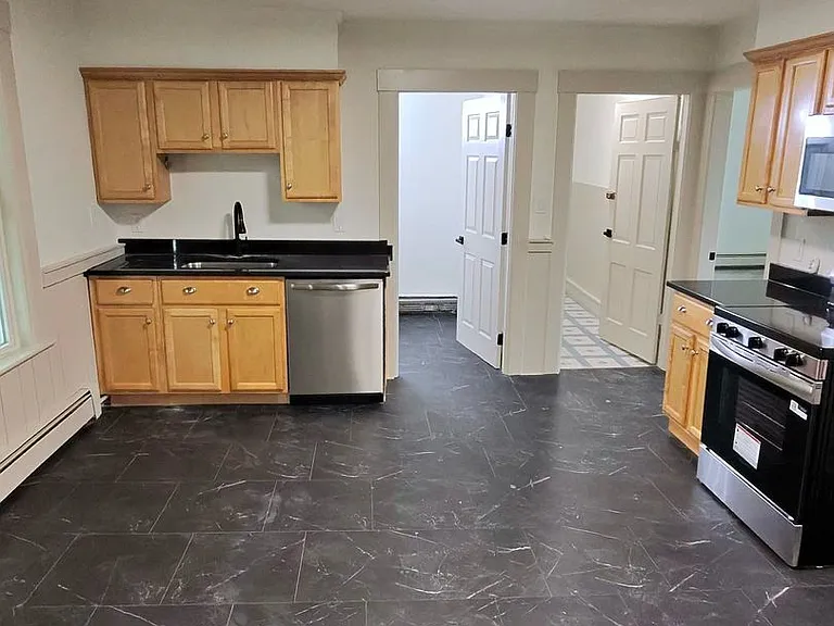 51 Summit St — Photo 17