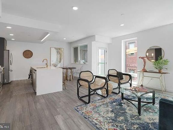 2nd image of 1501 N 31st St #404