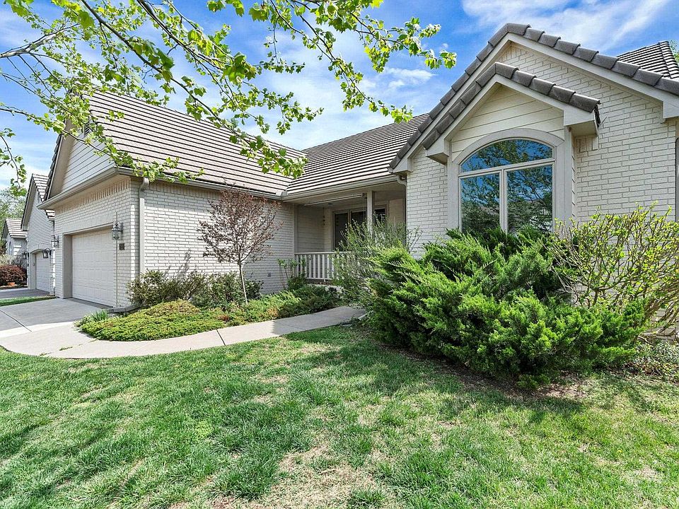1st image of 722 N Crest Ridge Ct