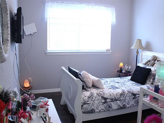 5th image of 506 Grassy Glen Dr