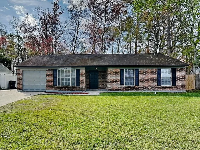 2626 Pinewood Blvd S — Photo 1