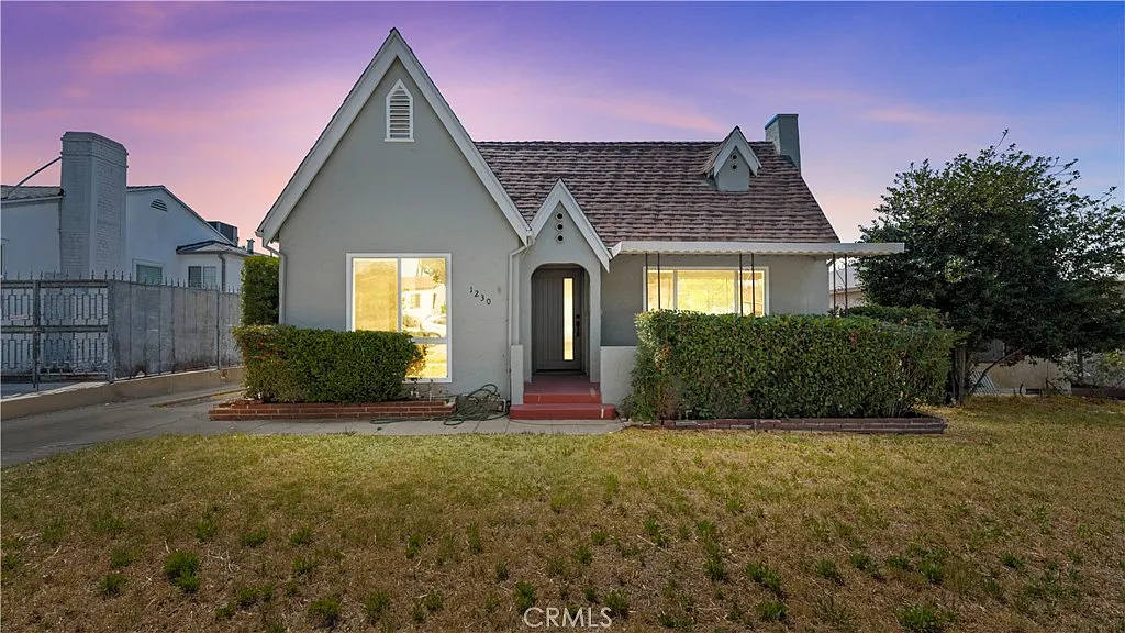 3 bed, 1451 sqft, $6,500 — Photo 1