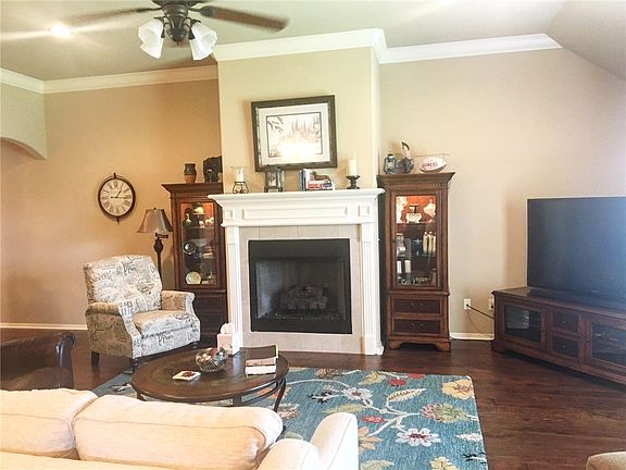 5th image of 748 Cypress Ct
