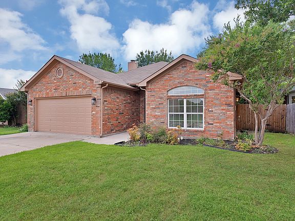 3rd image of 10513 Fossil Hill Dr