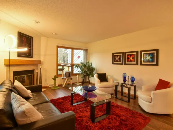 15731 West Brook DRIVE, New Berlin, WI 53151