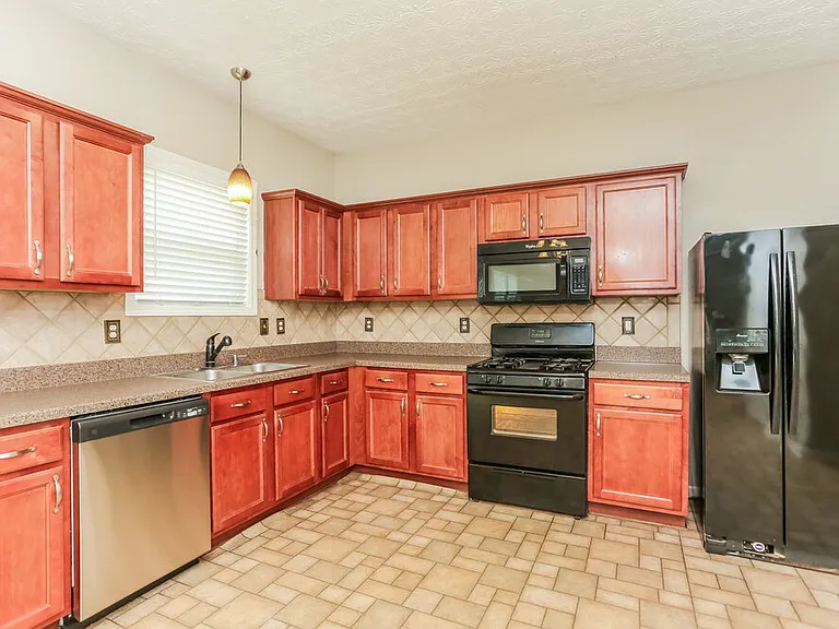 398 Glenleigh Dr — Photo 9