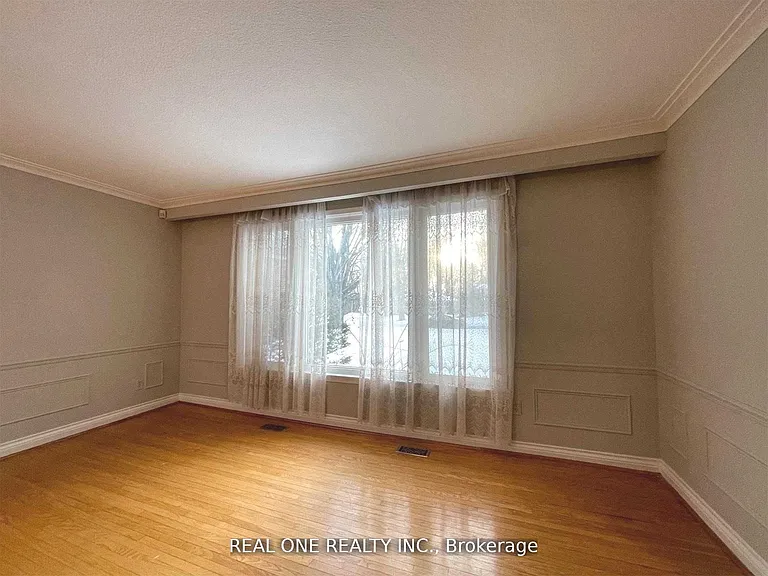 17 Valleycrest Ave — Photo 6