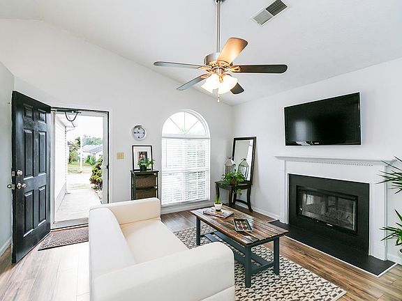 2nd image of 345 Shadow Glen Ct