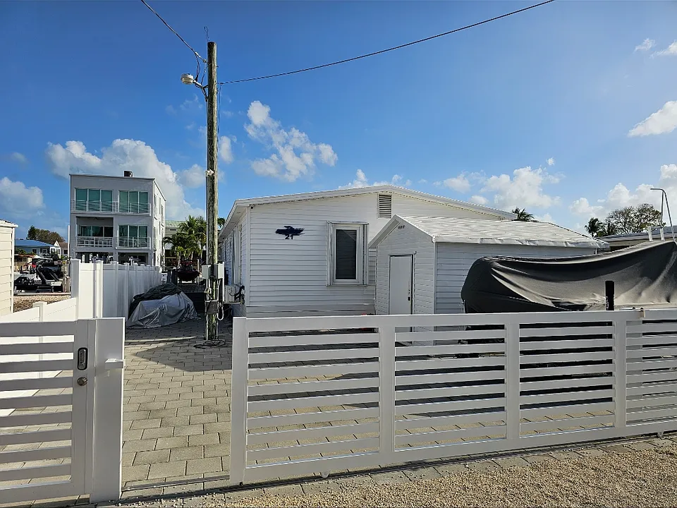 21 Eagle Dr