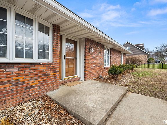 4th image of 85 Hickory Ridge Ct