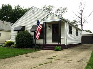 18604 Rockland Ave, Cleveland, OH 44135