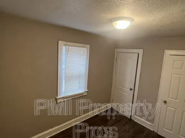 4678 N 49th St, Milwaukee, WI 53218