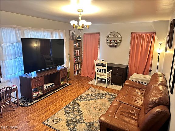 5th image of 506 Smithfield Ave