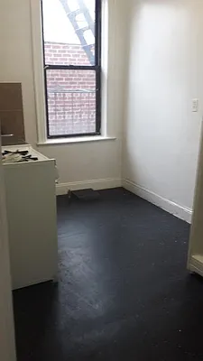 Rented by Astoria Realty | media 14