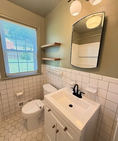 1300 Maywood Rd — Photo 18