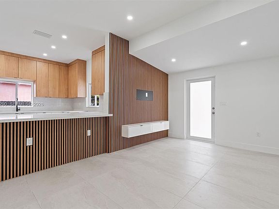 5th image of 1305 Dunad Ave