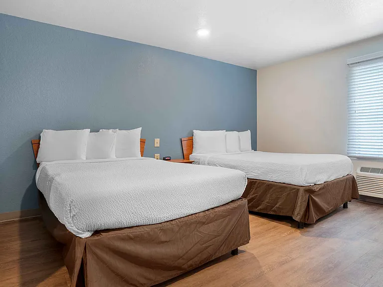 Studio Suite - 2 Full Beds