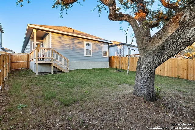14666 Emerio Dr — Photo 24