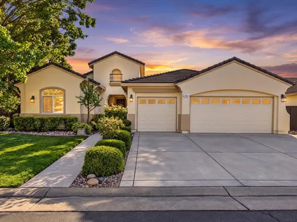 2904 Robinson Creek Ln, Elk Grove, CA 95758