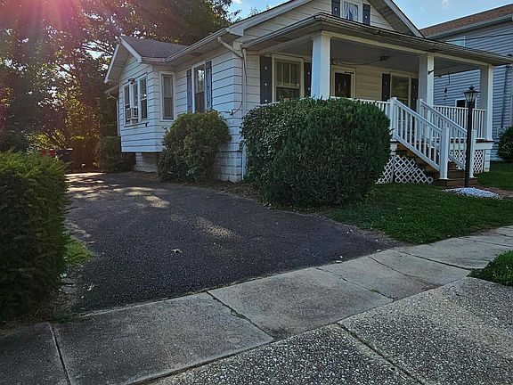 4th image of 454 Coral Ave